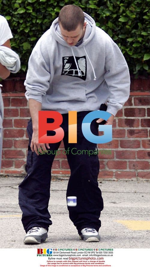 Justin Timberlake leaves medical building