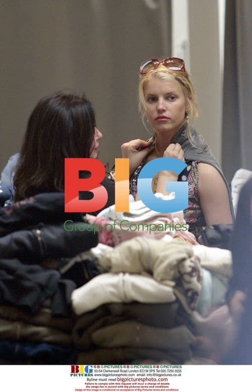 Jessica Simpson Shopping at Kitson