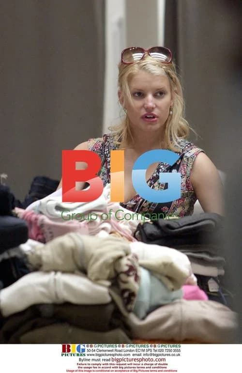 Jessica Simpson Shopping at Kitson