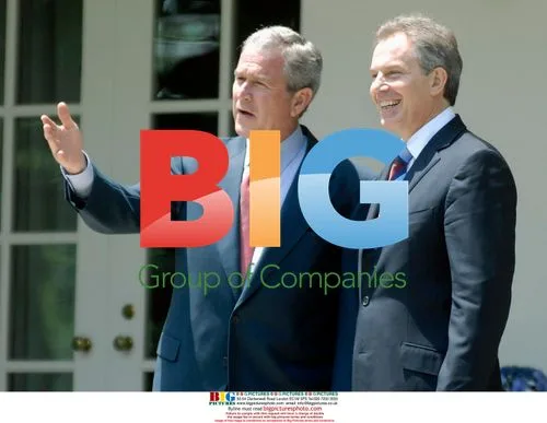 Bush Welcomes Blair to White House