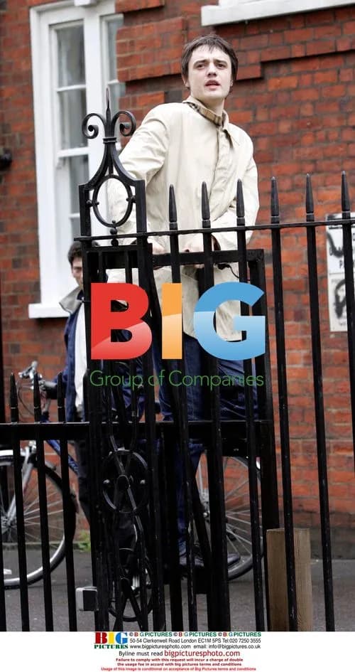 Pete Doherty visits local chemist in London