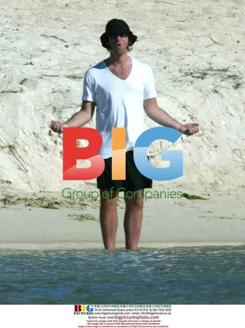 Liam Gallagher and Nicole Appleton on Mauritius beach