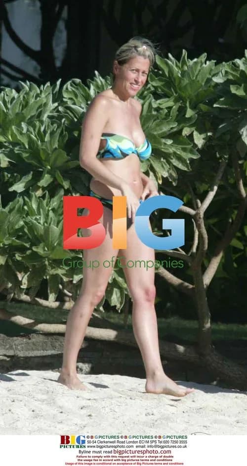 Liam Gallagher and Nicole Appleton on beach in Mauritius