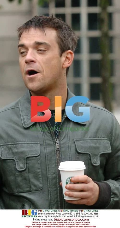 Robbie Williams at Starbucks in Manchester