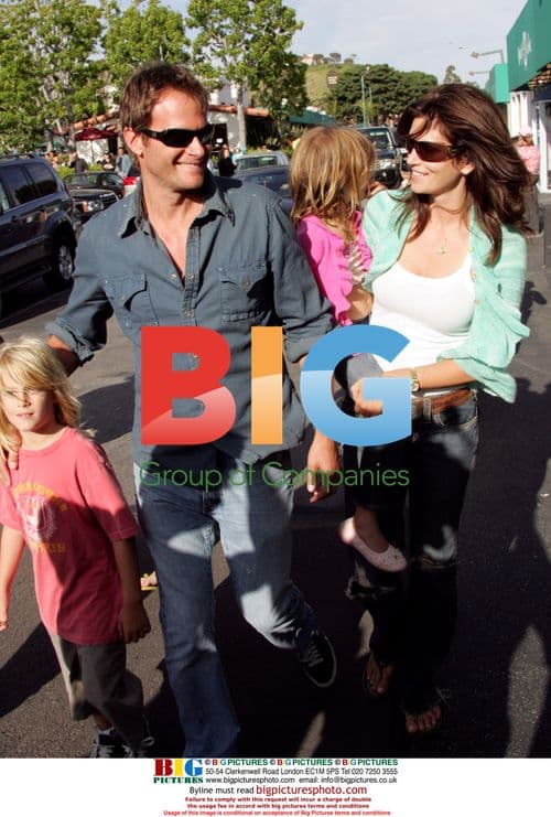 Cindy Crawford Spotted With Possible Pregnancy Bump