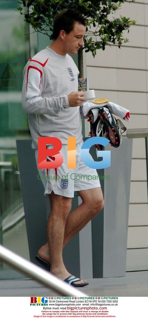 England Squad Leaving Lowry Hotel