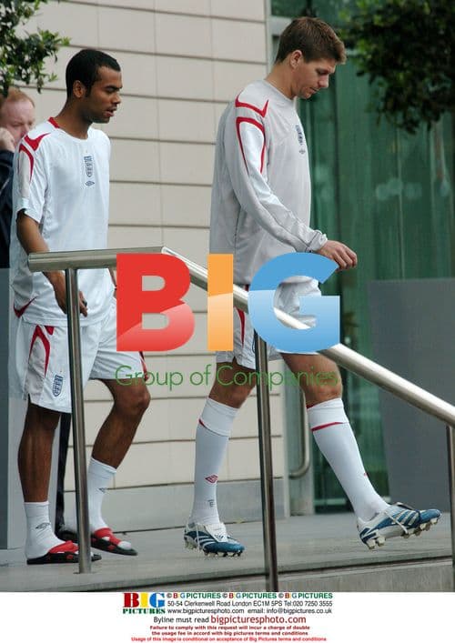 England Squad Leaving Lowry Hotel