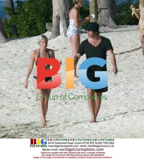 Liam Gallagher and Nicola Appleton on beach vacation
