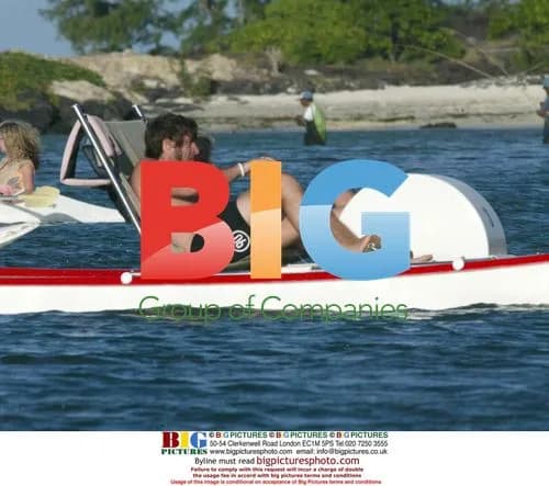 Liam Gallagher and Nicola Appleton on pedalo