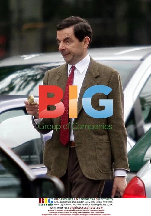 Rowan Atkinson Films Mr Bean in Paris