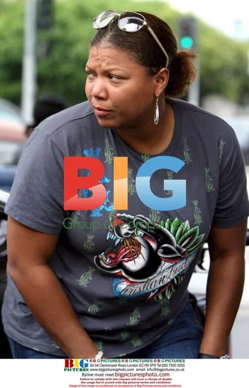 Queen Latifah Pumps Gas, Picks Toenails