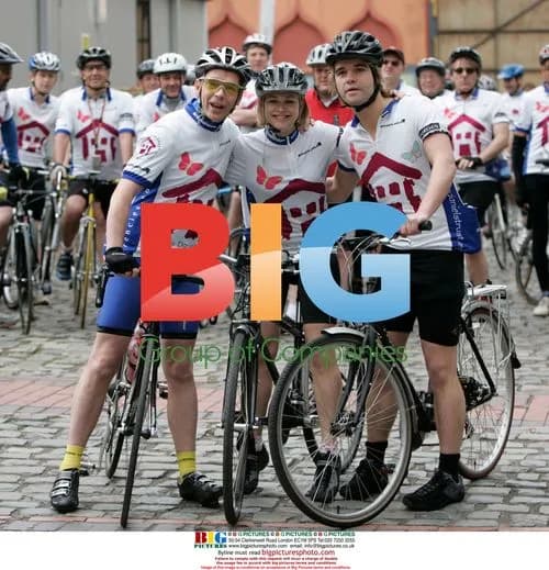 Rover Return to the Queen Vic charity bike ride