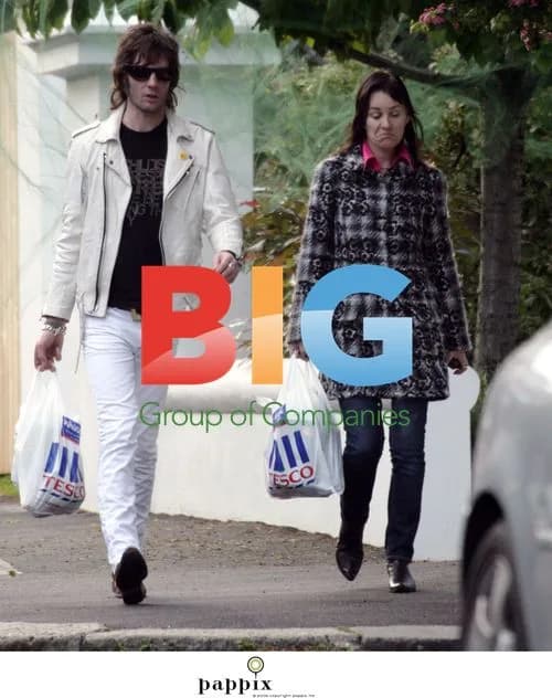 Siobhan Fahey shopping in London