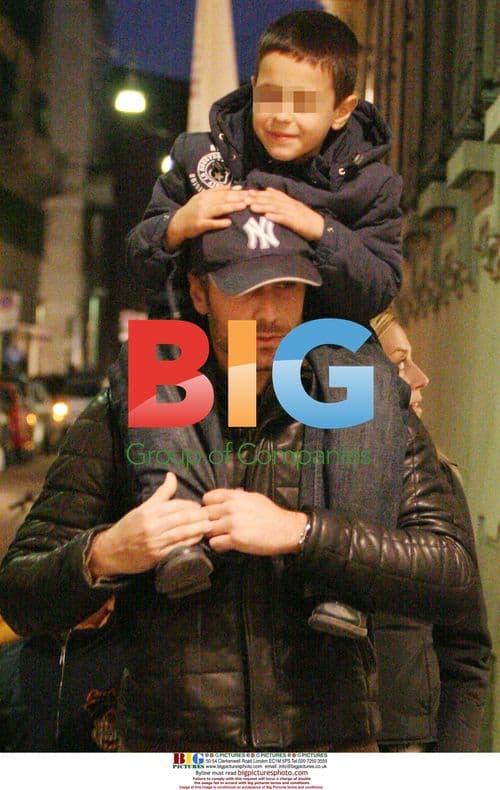 Raoul Bova shopping in Milan