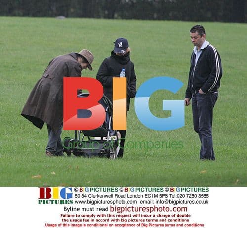 Geri Halliwell Takes Park Stroll