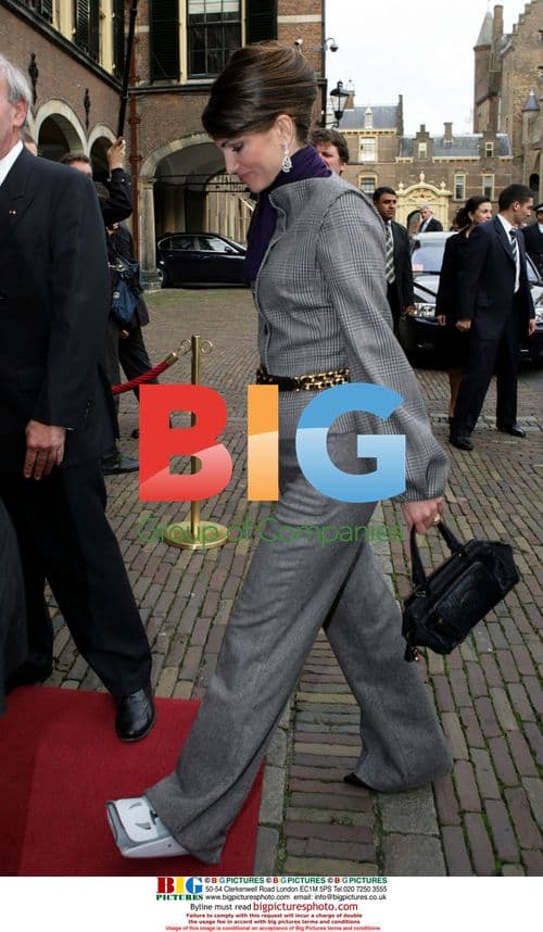 Queen Rania visits Dutch Parliament