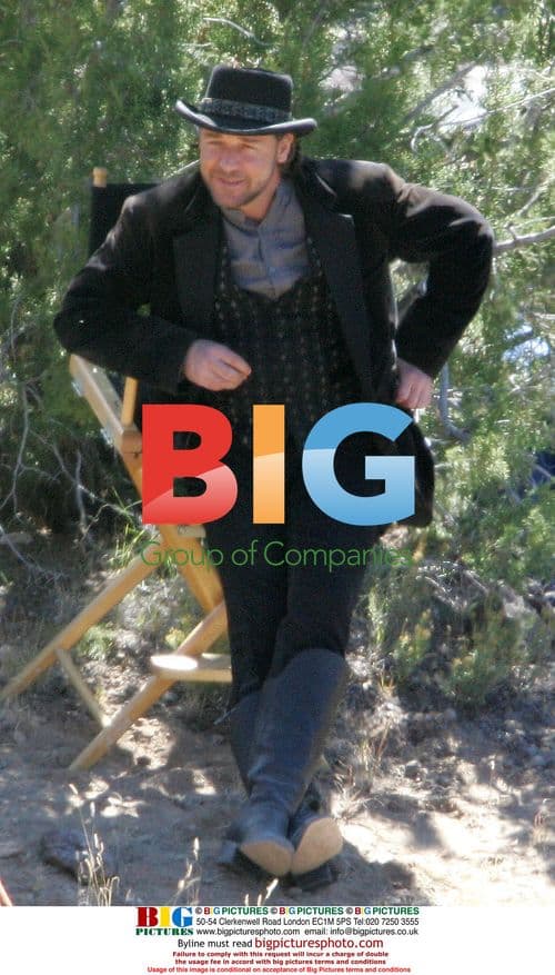 Russell Crowe films "3:10 To Yuma"