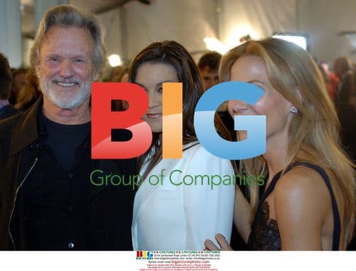 Kris Kristofferson, Gretchen Wilson, and Sheryl Crow at CMA Awards