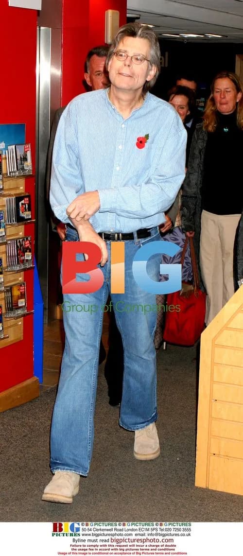 Stephen King Signs 'Lisey's Story' in London