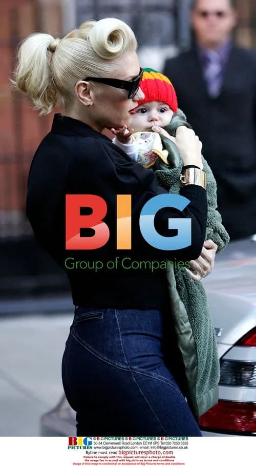 Gwen Stefani out in London with son Kingston