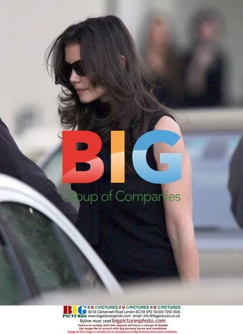 Katie Holmes Shopping in Beverly Hills