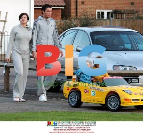 Jade Goody plays with kids outside