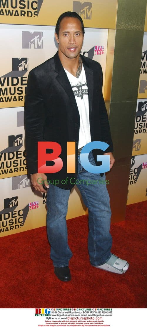 The Rock arrives at 2006 MTV VMAs