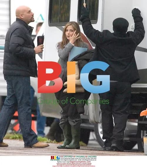 Sarah Michelle Gellar on set of "Addicted"