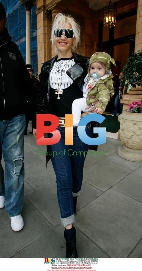 Gwen Stefani Leaving Hotel in London