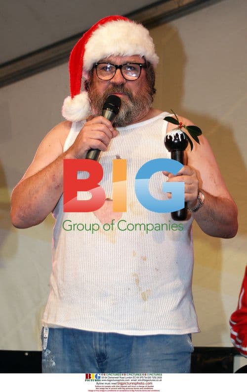Ricky Tomlinson Performs New Single