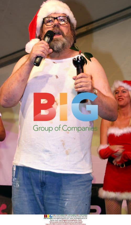Ricky Tomlinson Performs 'Christmas My Arse'