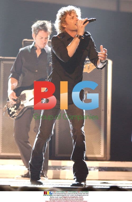 Dierks Bentley performs at CMA Awards