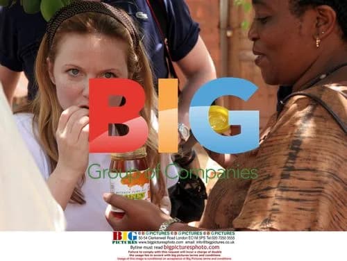 Geri Halliwell Meets Chief Mumena in Zambia