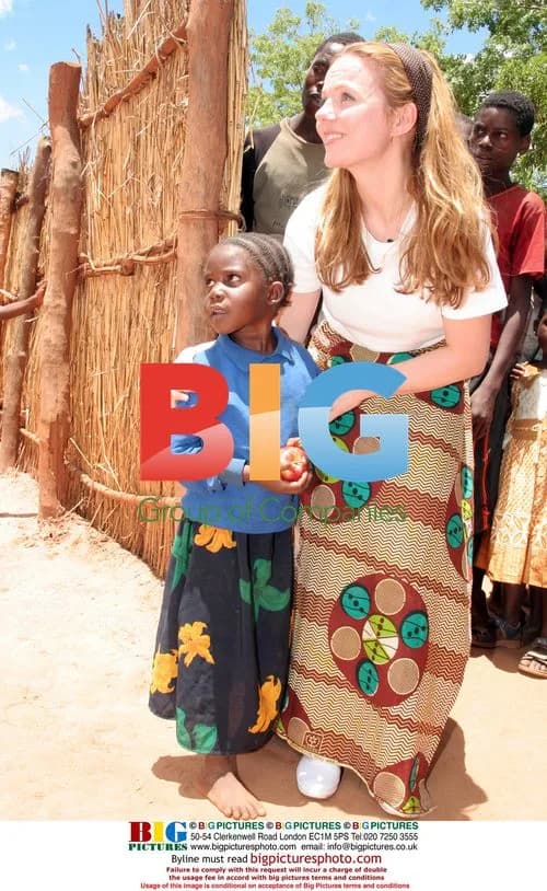 Geri Halliwell and Zambian child Eunice Kasamumba in Zambia