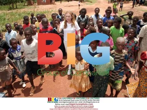 Geri Halliwell with Zambian children at Mumena Palace