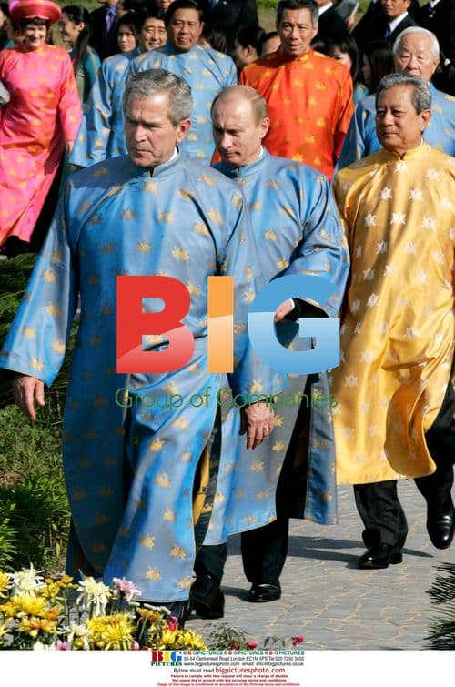 Bush and Putin in Vietnamese Tunics