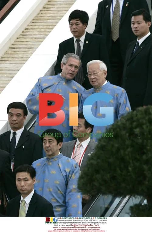 George W. Bush Arrives at APEC Summit in Hanoi