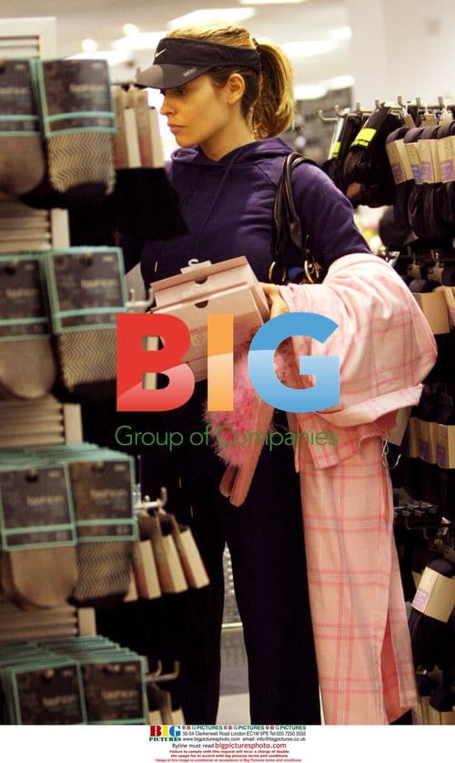 Elen Rives shops for maternity wear