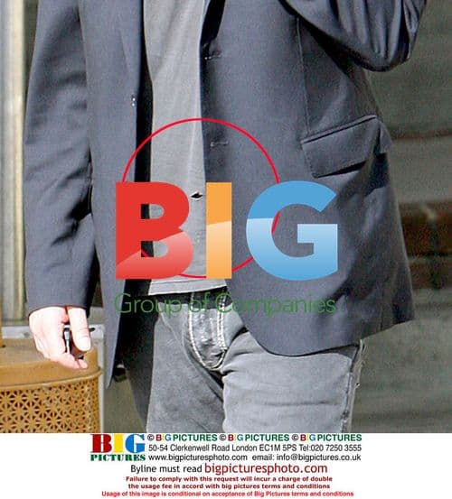 Keanu Reeves has lunch with woman