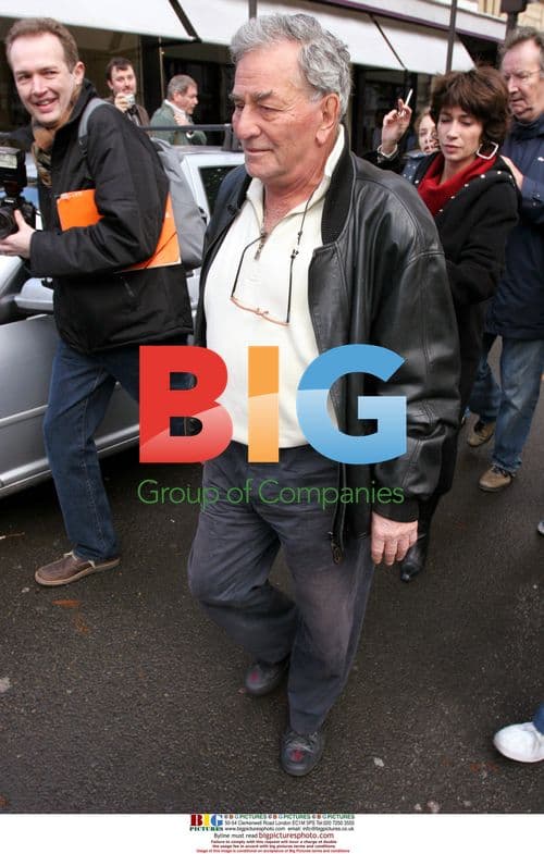 Peter Falk promotes book in Paris