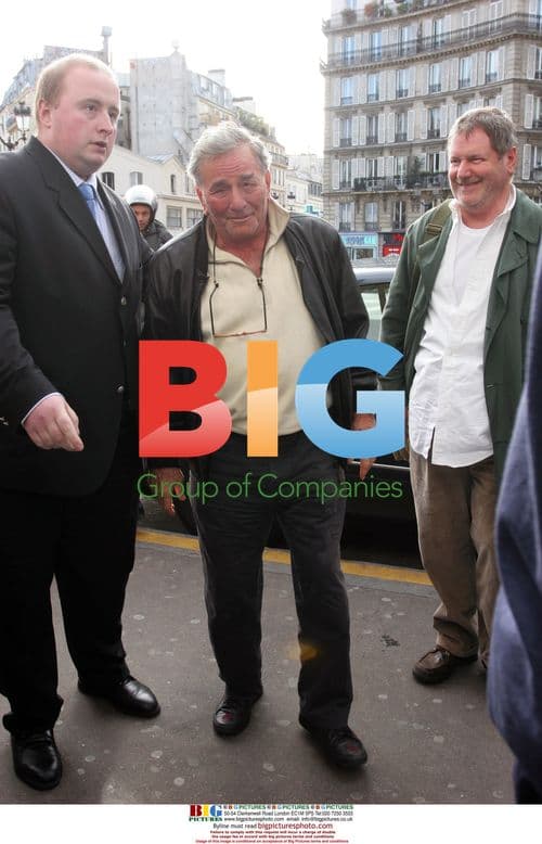 Peter Falk promoting book in Paris