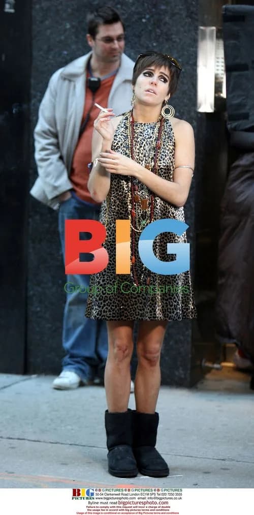 Sienna Miller on set of 'Factory Girl'