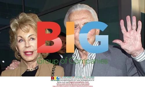 Kirk Douglas and wife at 'The In-Laws' premiere