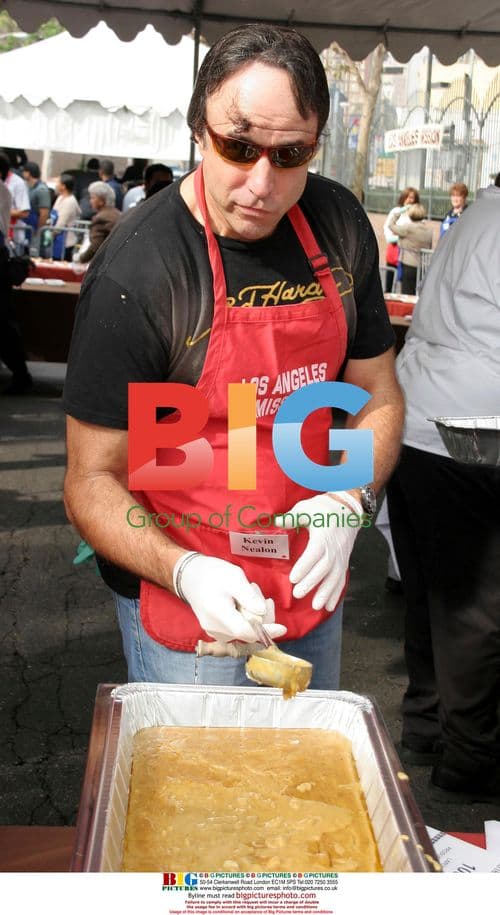 Kevin Nealon at L.A. Mission Thanksgiving