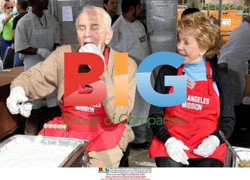 Kirk Douglas & Anne Douglas at Los Angeles Mission