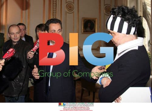Sarkozy meets Chahrazad Belayni in Paris