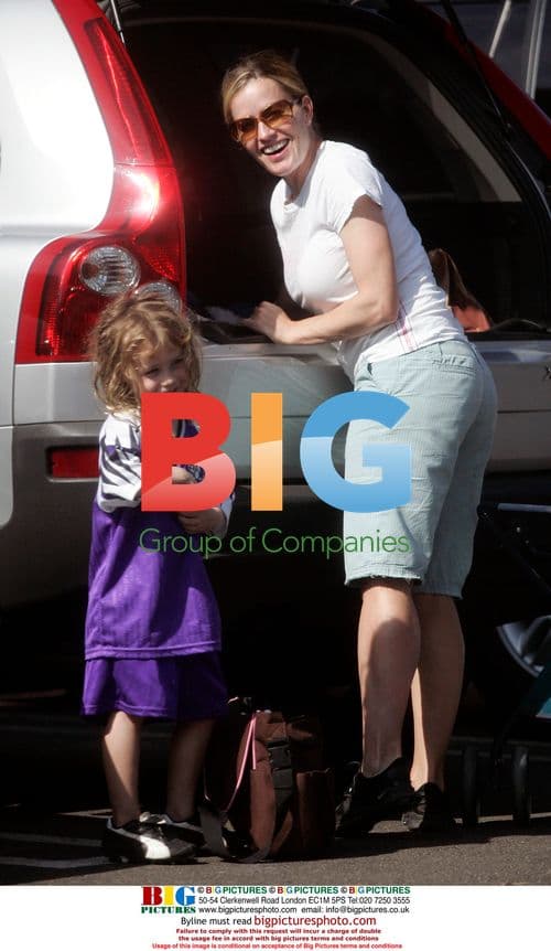 Elisabeth Shue with new baby and daughter