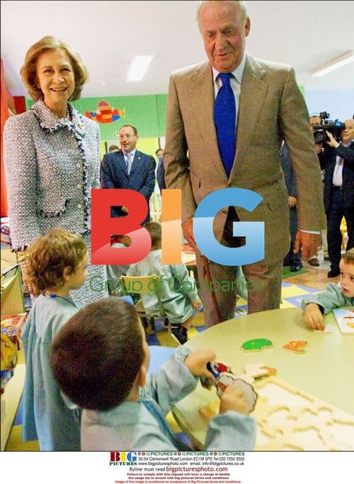 The Kings of Spain Visit Schools