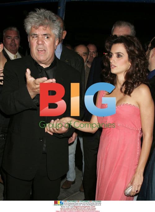 Almodovar and Cruz at 'Volver' Premiere