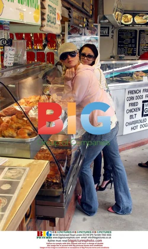 Paris Hilton and Nicole Richie Shopping and Eating